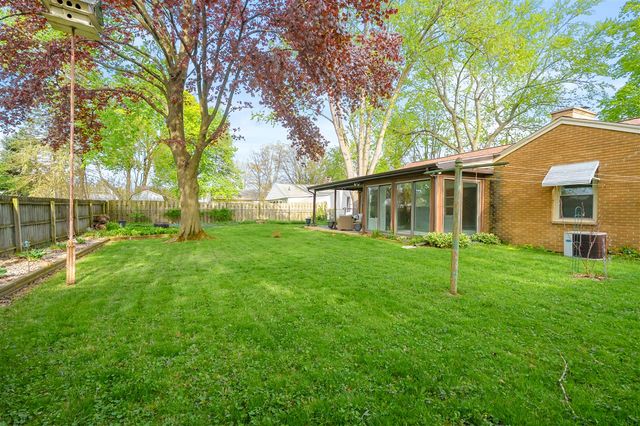 1816 Bloomfield Avenue, Kalamazoo, MI 49001