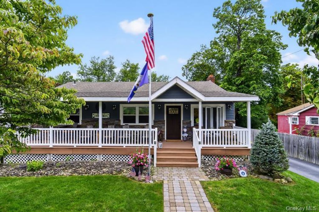 16 Wendover Drive, Wappingers Falls, NY 12601
