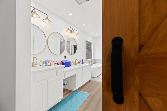 2522 Falcon DR, Round Rock, TX 78681