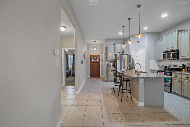 4006 Kensington Drive, Sanger, TX 76266