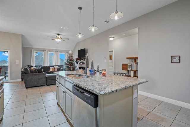 4006 Kensington Drive, Sanger, TX 76266