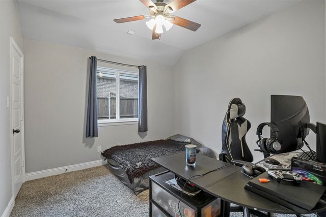 4006 Kensington Drive, Sanger, TX 76266