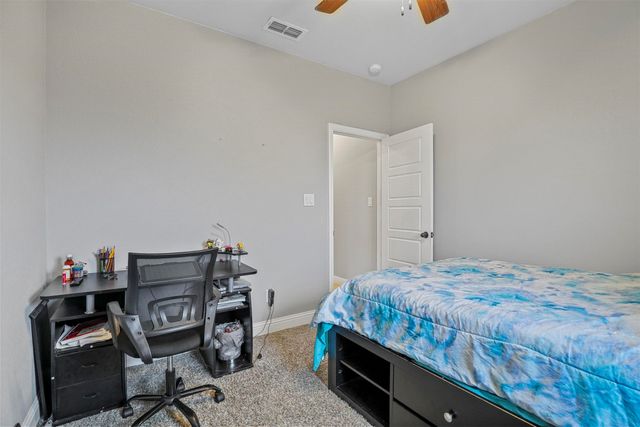 4006 Kensington Drive, Sanger, TX 76266