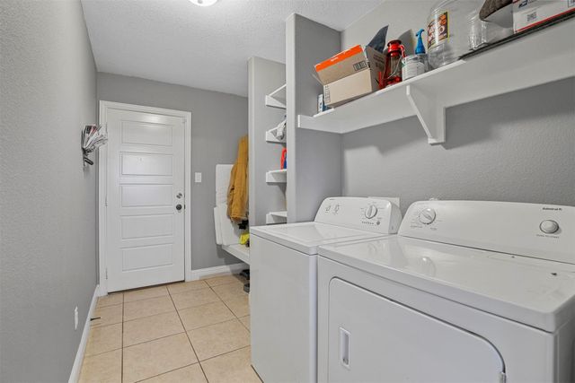 4006 Kensington Drive, Sanger, TX 76266