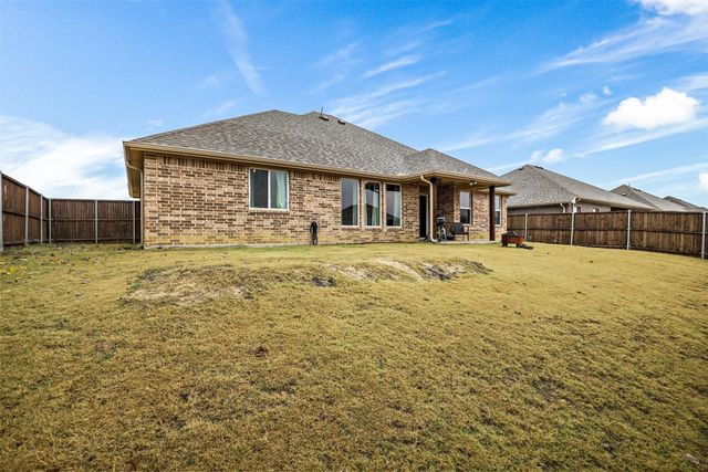 4006 Kensington Drive, Sanger, TX 76266