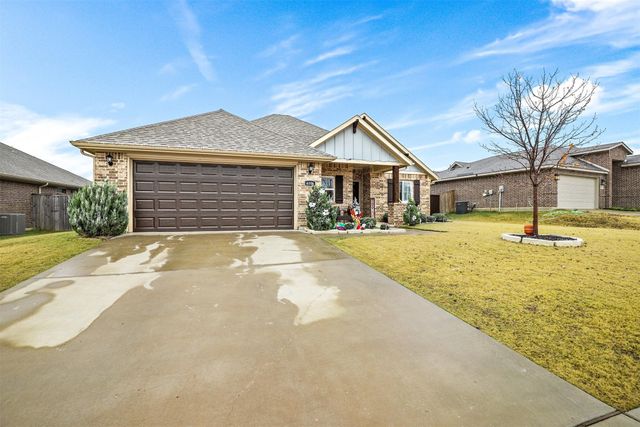 4006 Kensington Drive, Sanger, TX 76266