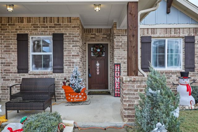 4006 Kensington Drive, Sanger, TX 76266