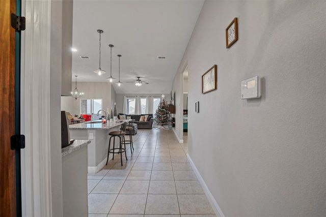 4006 Kensington Drive, Sanger, TX 76266