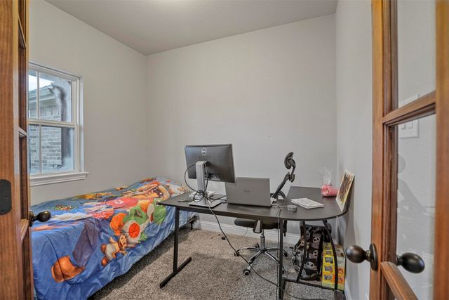 4006 Kensington Drive, Sanger, TX 76266