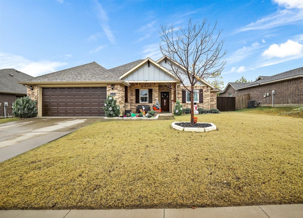 4006 Kensington Drive, Sanger, TX 76266