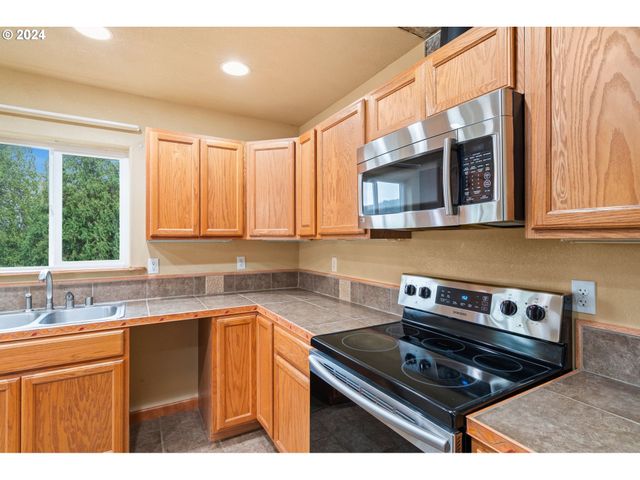 103 LADY BLUE Ln, Kalama, WA 98625
