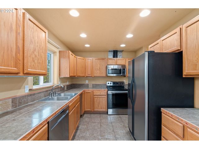 103 LADY BLUE Ln, Kalama, WA 98625