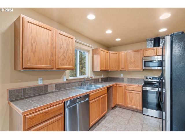 103 LADY BLUE Ln, Kalama, WA 98625