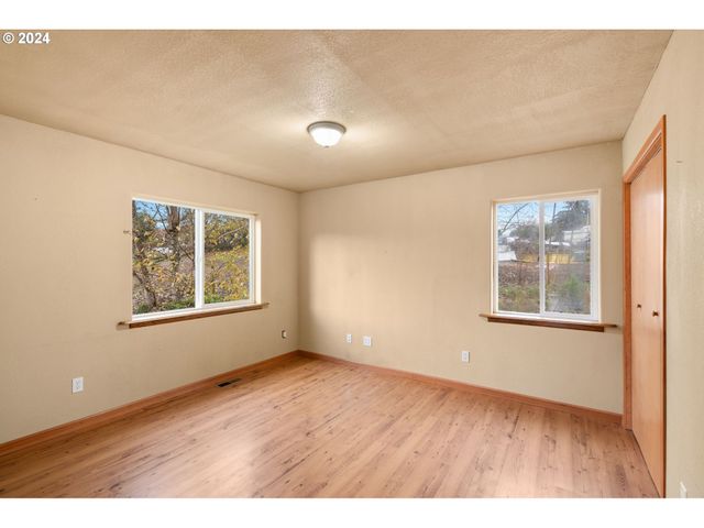 103 LADY BLUE Ln, Kalama, WA 98625