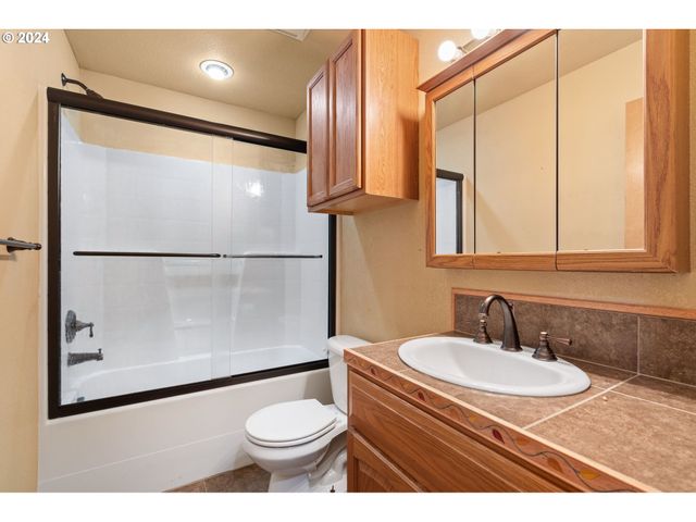 103 LADY BLUE Ln, Kalama, WA 98625