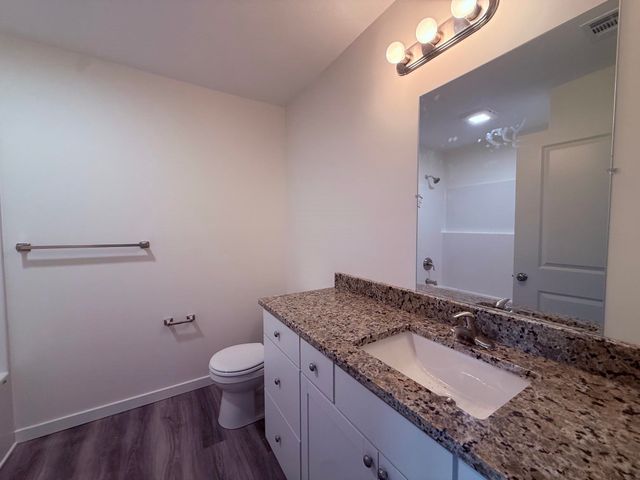 1230 Fountain Dr, Salina, KS 67401