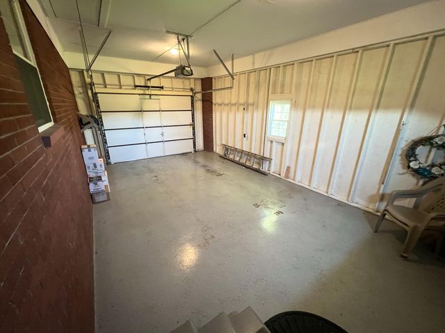 910 Damron Creek Road, Russell Springs, KY 42642