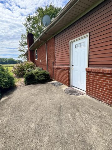 910 Damron Creek Road, Russell Springs, KY 42642