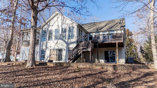 5501 HICKORY TREE LN, Mineral, VA 23117