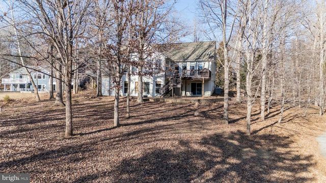 5501 HICKORY TREE LN, Mineral, VA 23117