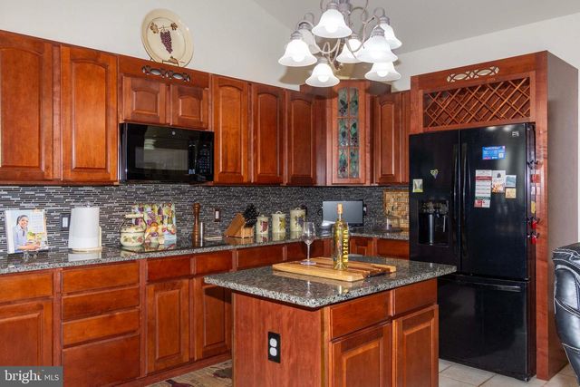 5501 HICKORY TREE LN, Mineral, VA 23117