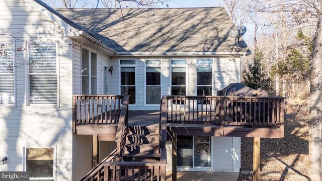 5501 HICKORY TREE LN, Mineral, VA 23117