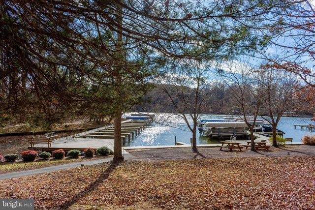 5501 HICKORY TREE LN, Mineral, VA 23117