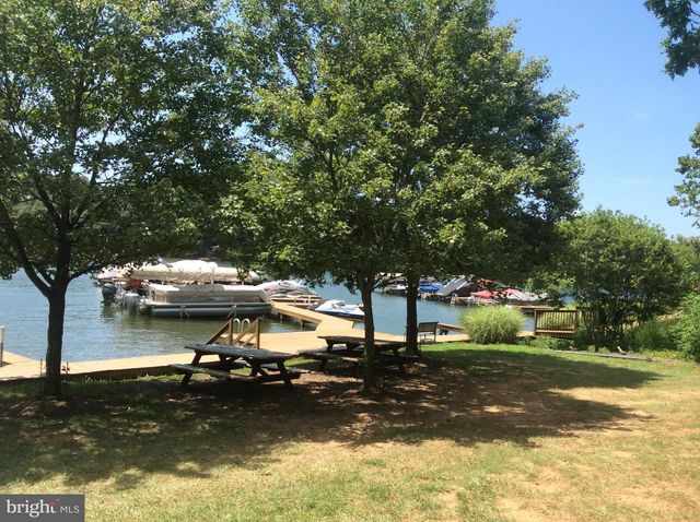 5501 HICKORY TREE LN, Mineral, VA 23117