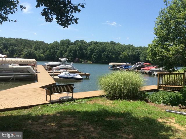 5501 HICKORY TREE LN, Mineral, VA 23117