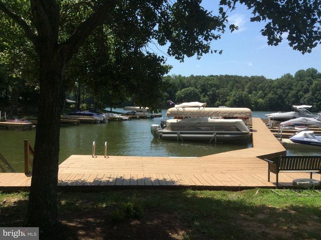 5501 HICKORY TREE LN, Mineral, VA 23117