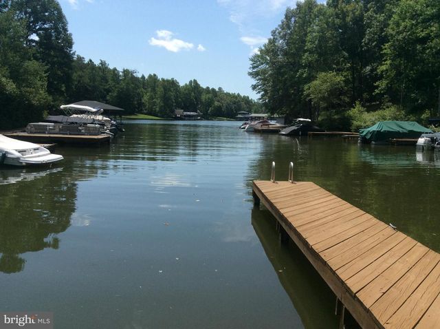 5501 HICKORY TREE LN, Mineral, VA 23117