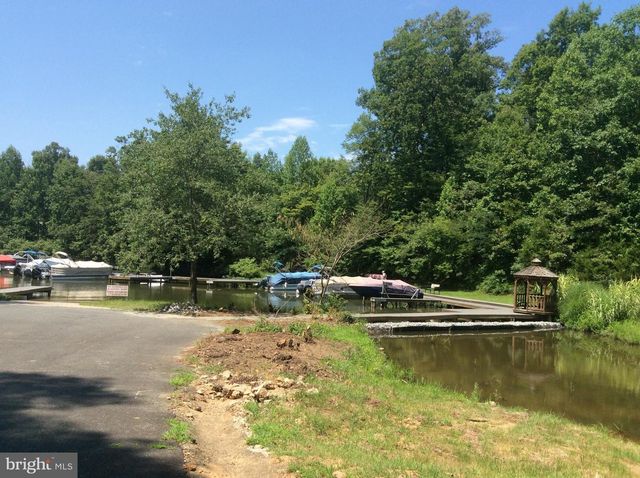 5501 HICKORY TREE LN, Mineral, VA 23117