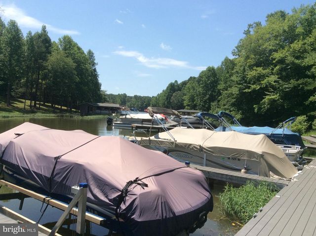 5501 HICKORY TREE LN, Mineral, VA 23117