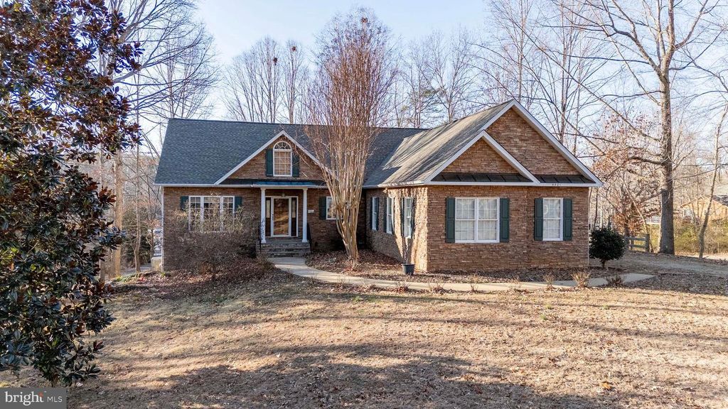 5501 HICKORY TREE LN, Mineral, VA 23117