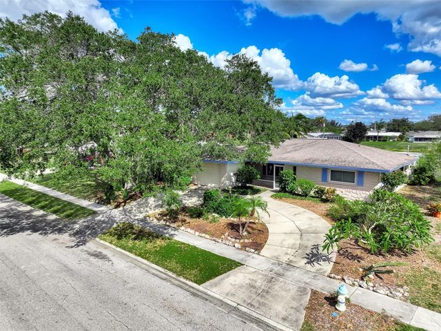 3304 KENMORE DRIVE, Sarasota, FL 34231