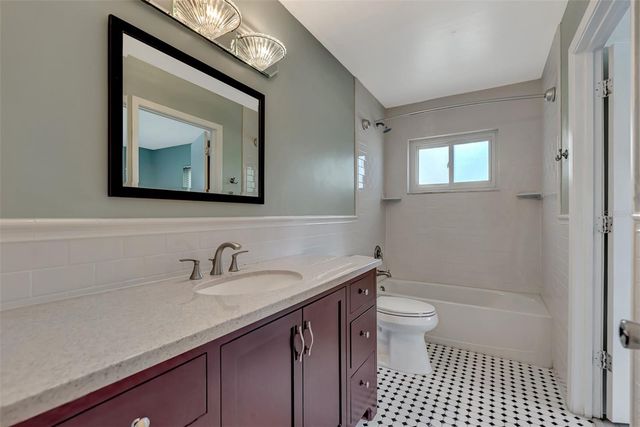 3304 KENMORE DRIVE, Sarasota, FL 34231