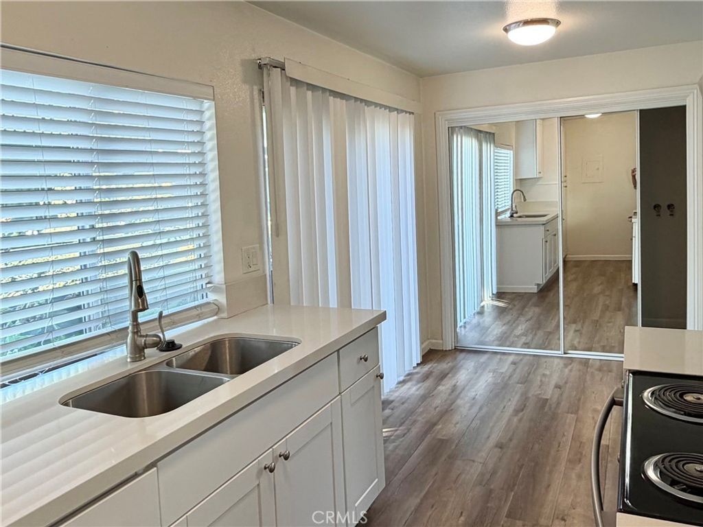 Image 6 of property listing at 23216 Orange Ave 7, Lake Forest, CA 92630