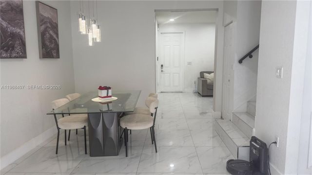 3318 W 106th Ter, Hialeah, FL 33018