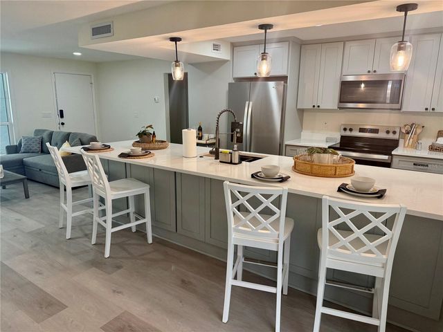 337 REX PLACE B, Madeira Beach, FL 33708