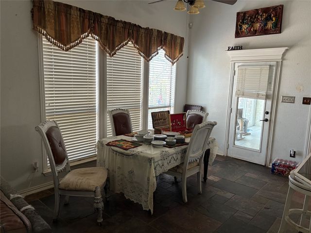 709 Timberview Court N, Fort Worth, TX 76112