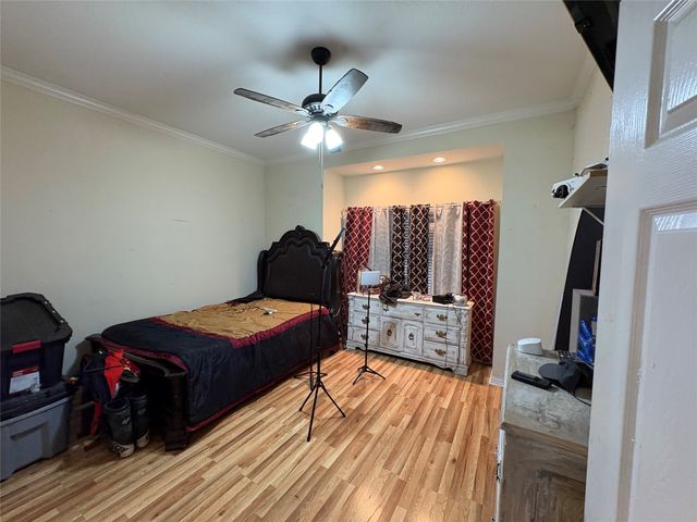 709 Timberview Court N, Fort Worth, TX 76112