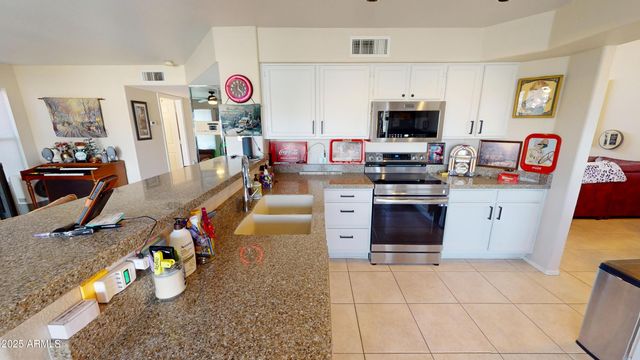 7804 W JULIE Drive, Glendale, AZ 85308