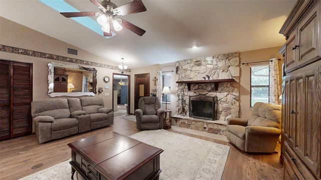 8614 W VARRICCHIO LANE, Crystal River, FL 34428