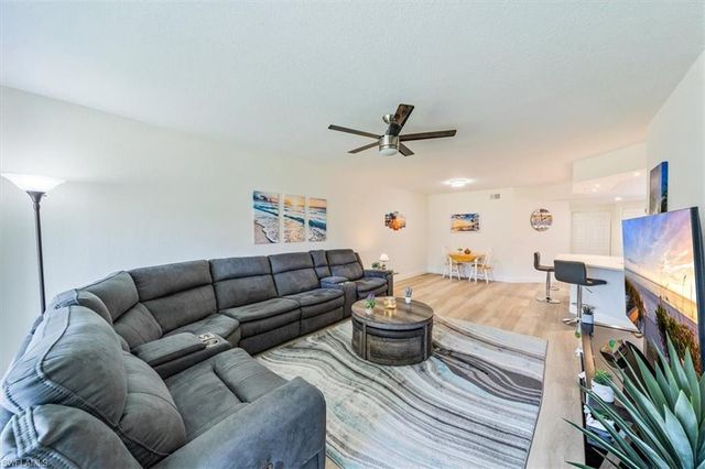 6914 Satinleaf RD N 103, Naples, FL 34109