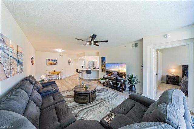 6914 Satinleaf RD N 103, Naples, FL 34109