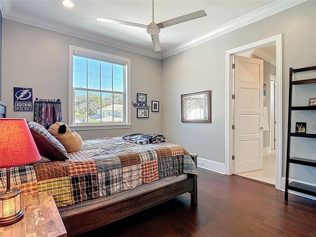 4306 W JETTON AVENUE, Tampa, FL 33629