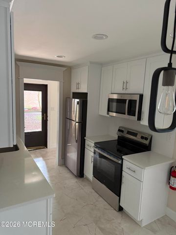 218 Medford Court A, Manalapan, NJ 07726