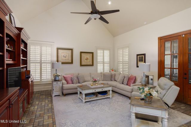 28 Fieldstone, Hattiesburg, MS 39402