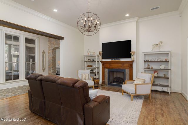 28 Fieldstone, Hattiesburg, MS 39402