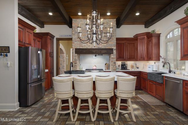 28 Fieldstone, Hattiesburg, MS 39402